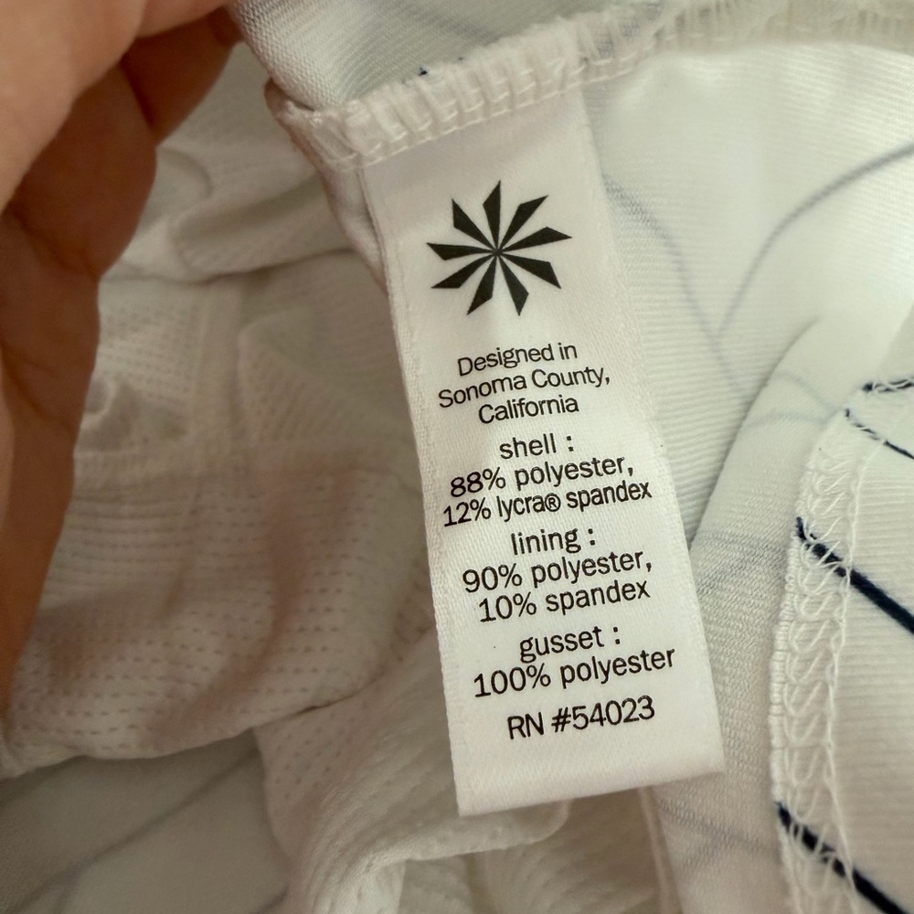 ATHLETA White Geometric Tennis Golf Mini Skort Sz M - Picture 6 of 7